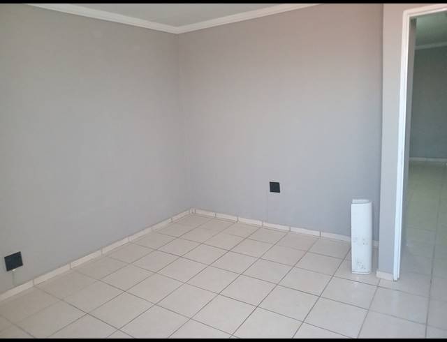 1 BEDROOM FREEHOLD TO LET IN COSMO CITY